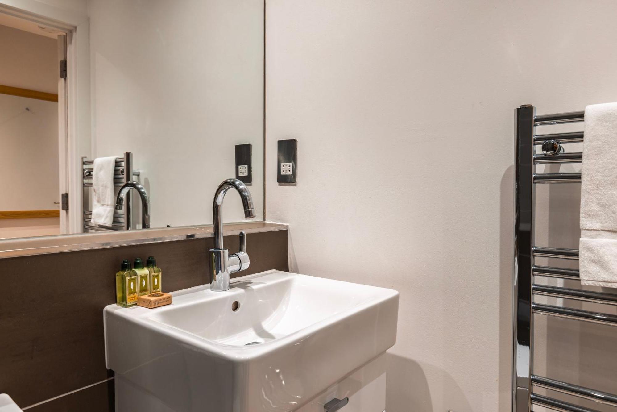 Barbican Serviced Apartments By Lovelystay 伦敦 客房 照片